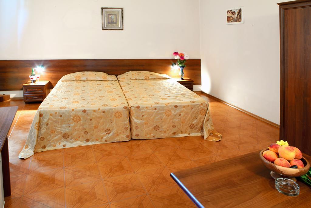 Lucky Hotel Veliko Tarnovo Chambre photo