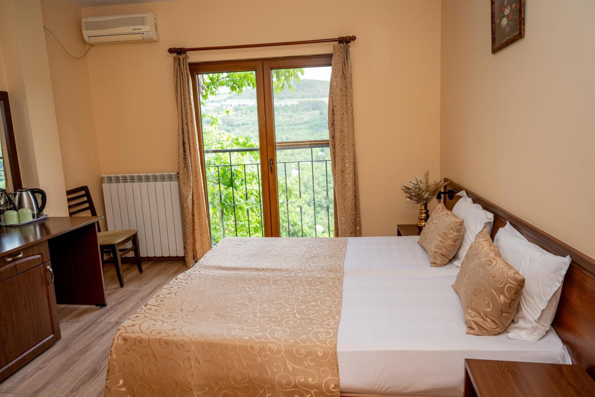 Lucky Hotel Veliko Tarnovo Extérieur photo