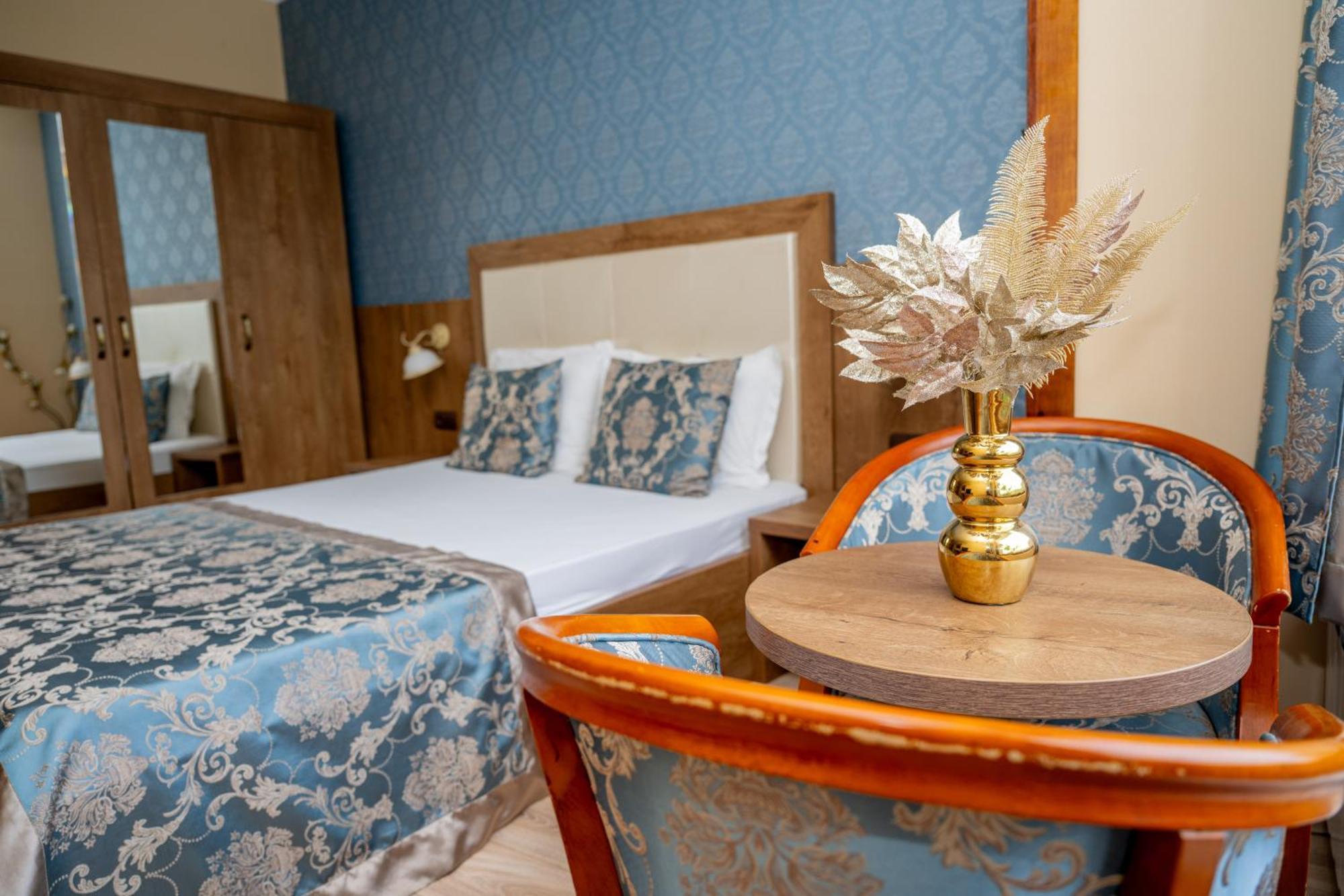 Lucky Hotel Veliko Tarnovo Extérieur photo