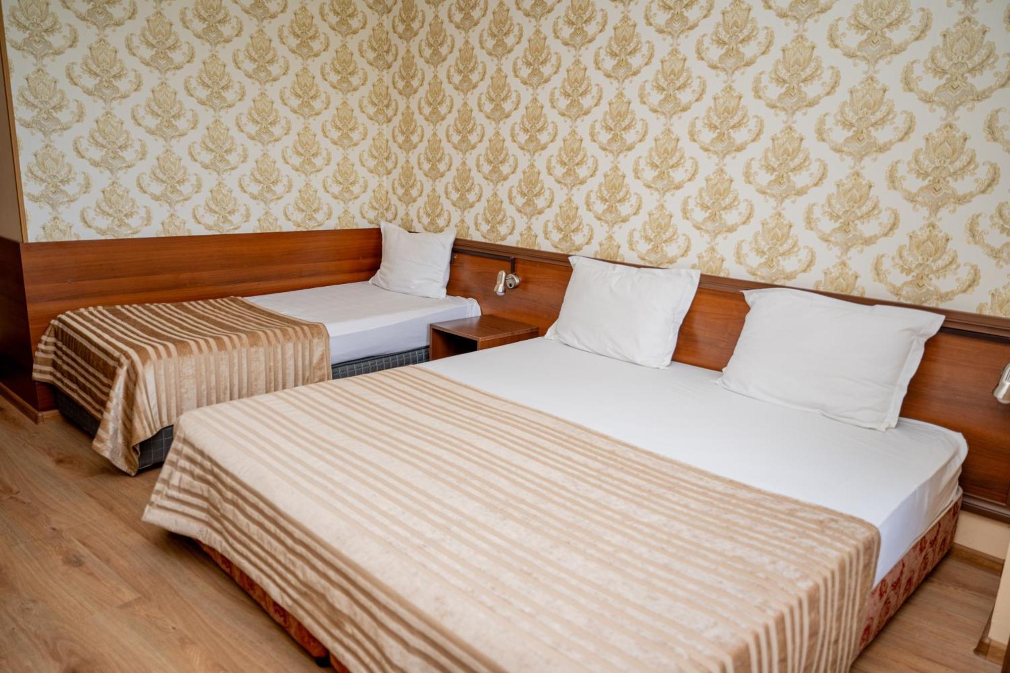 Lucky Hotel Veliko Tarnovo Extérieur photo