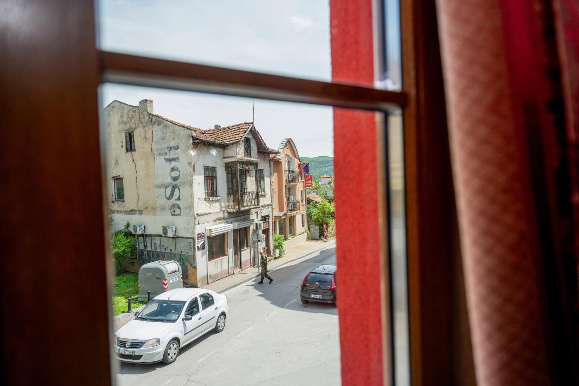Lucky Hotel Veliko Tarnovo Extérieur photo