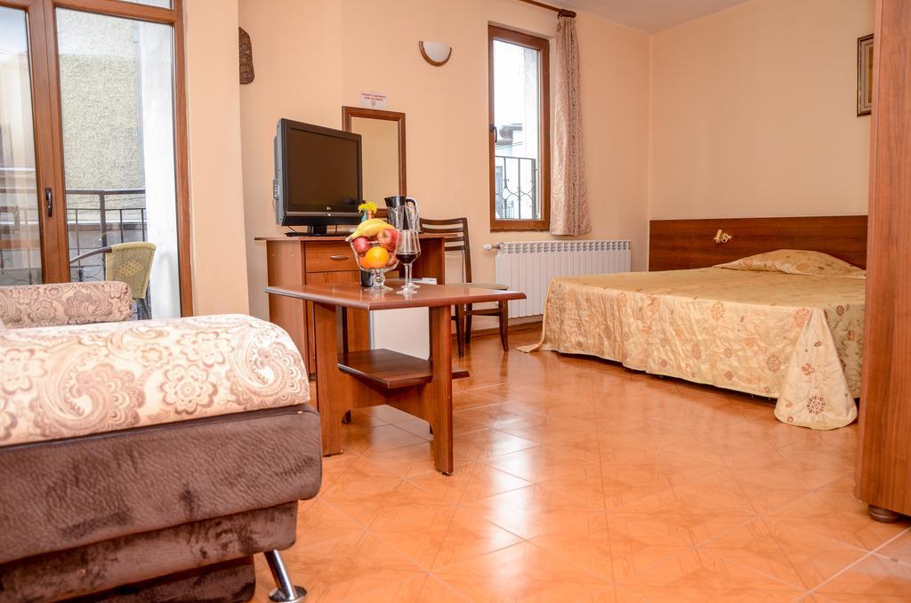 Lucky Hotel Veliko Tarnovo Extérieur photo